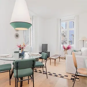 https://santa-justa-apartments-by-lovelystay.hotels-lisbon-portugal.com